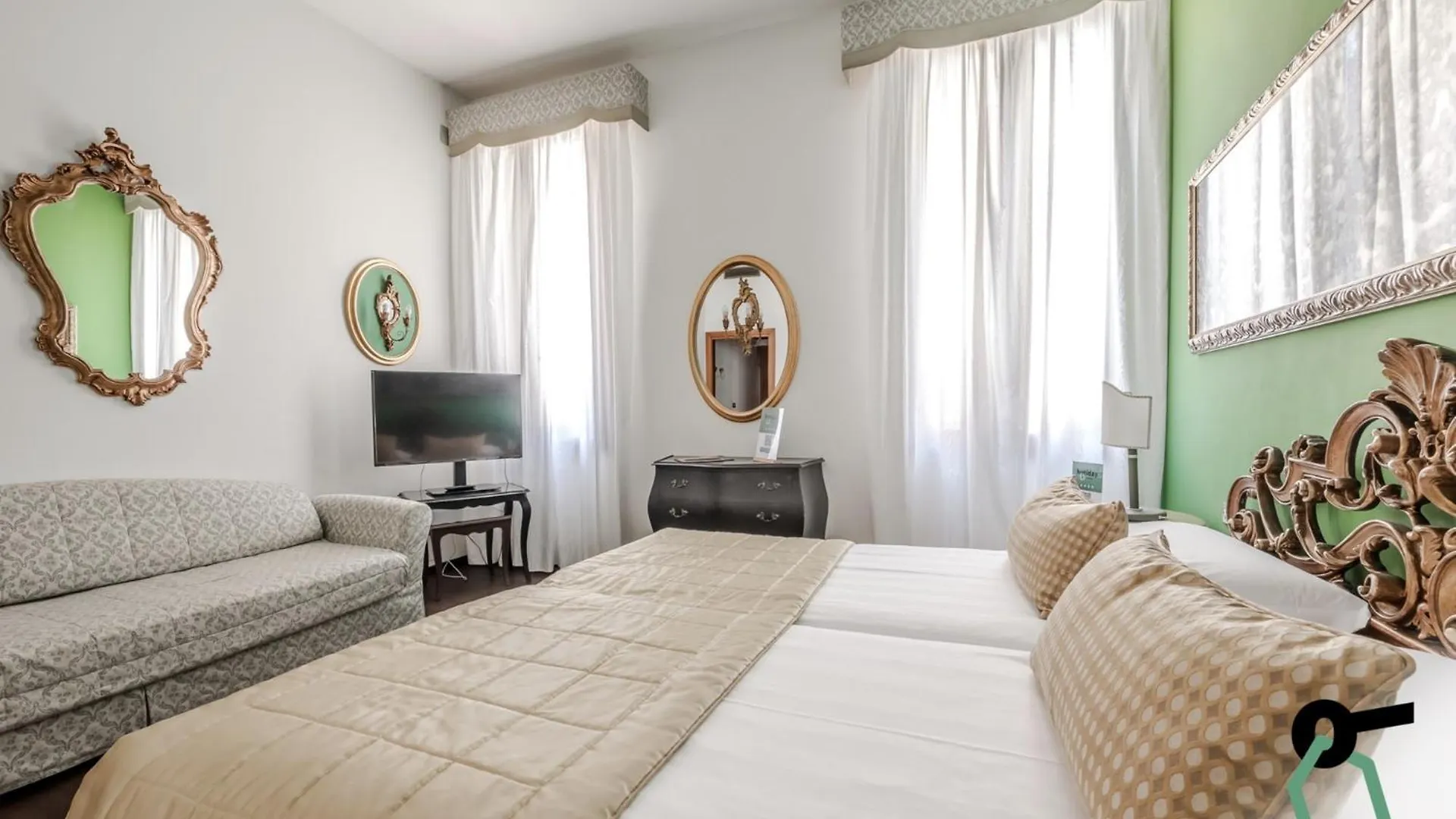 Hotiday Room Collection - Venezia Santa Lucia Italy