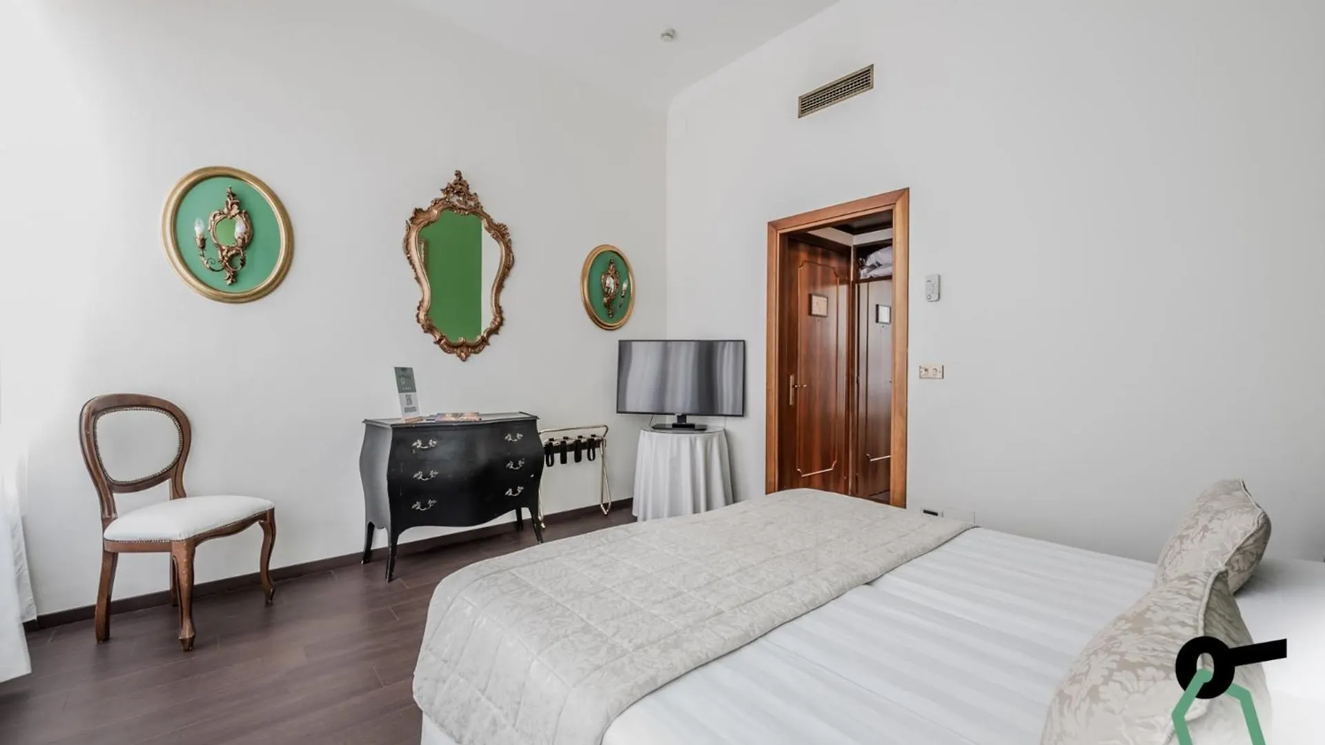 Hotiday Room Collection - Venezia Santa Lucia Hotel