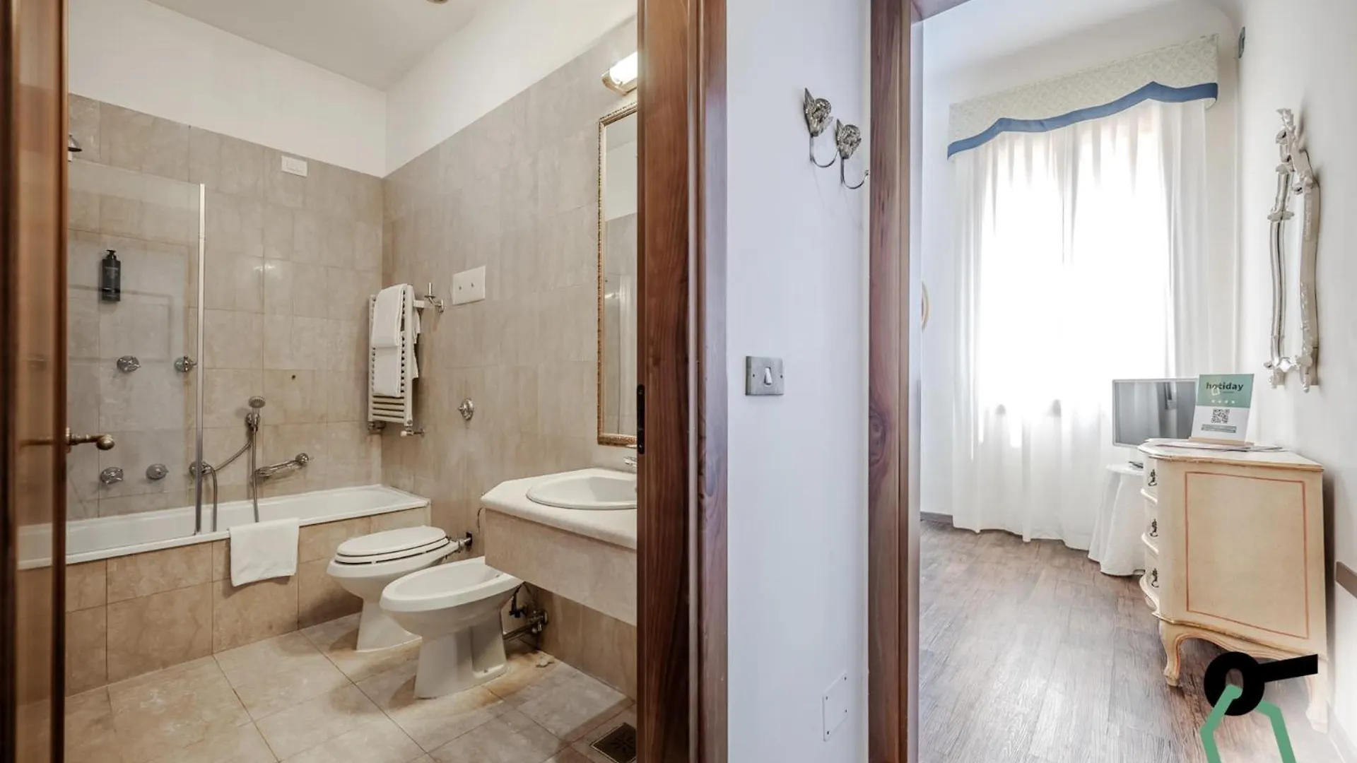 Hotiday Room Collection - Venezia Santa Lucia Hotel Venice